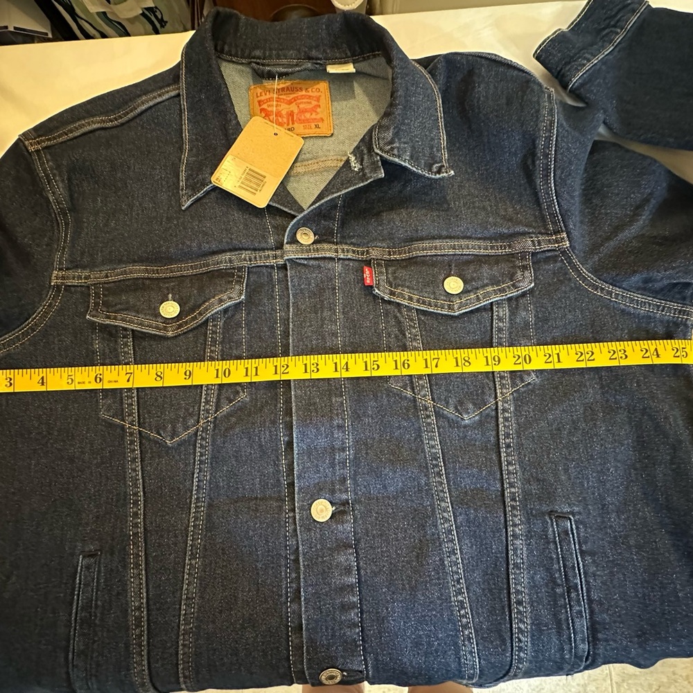 NWT Levi’s Dark Wash Men’s Denim Trucker Jacket Classic Holiday Layering M XL - Picture 11 of 11